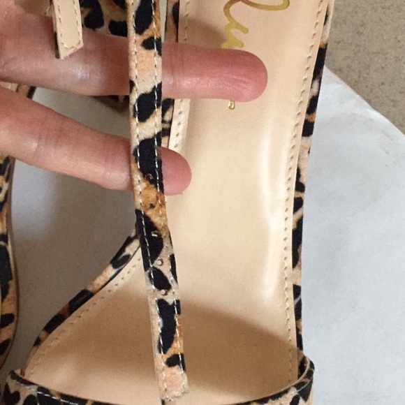 LULUS Leopard Print Chunky Open Toe Heels. Women’s size 8.5 - Picture 14 of 14